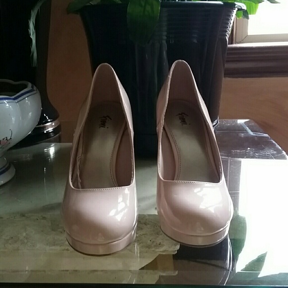 Fioni pale pink heels size 7.5 - Picture 2 of 8
